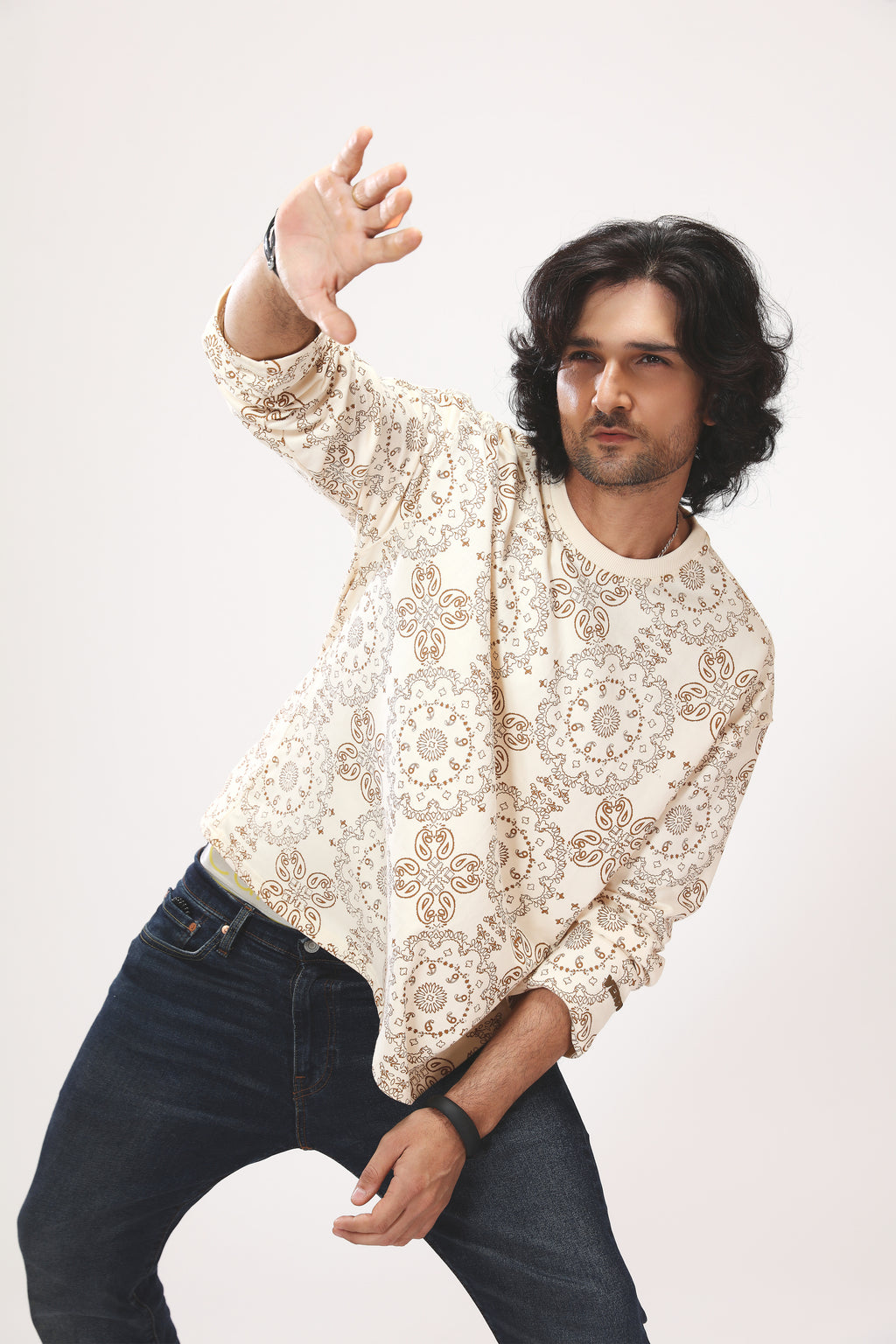 CREAM PAISLEY TEE