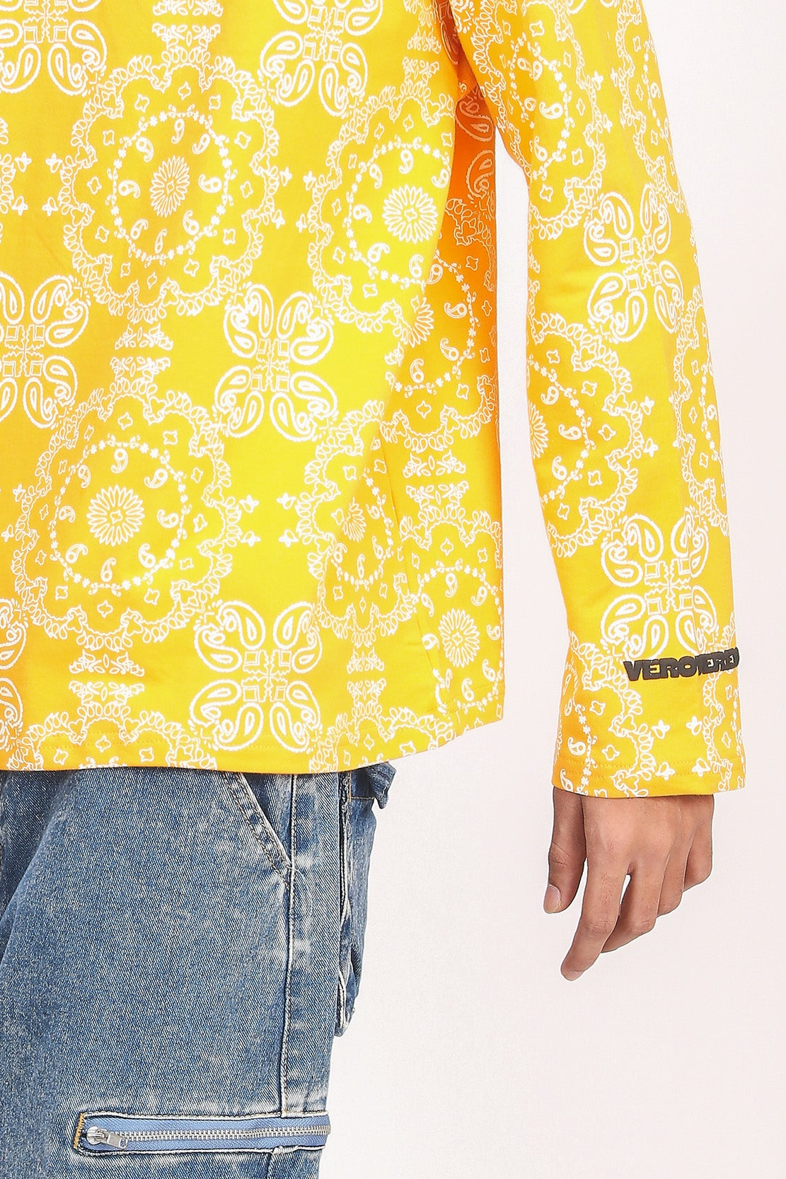 YELLOW PAISLEY TEE