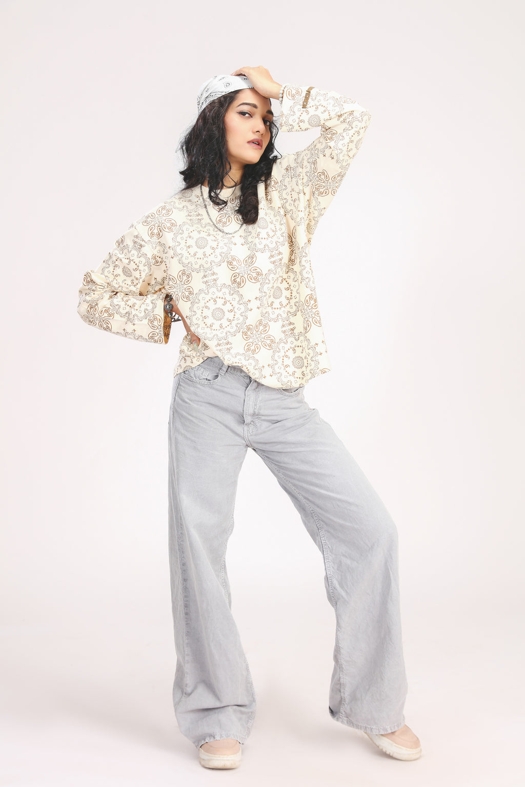 CREAM PAISLEY TEE