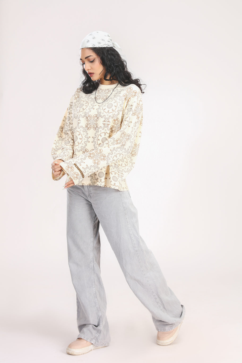 CREAM PAISLEY TEE