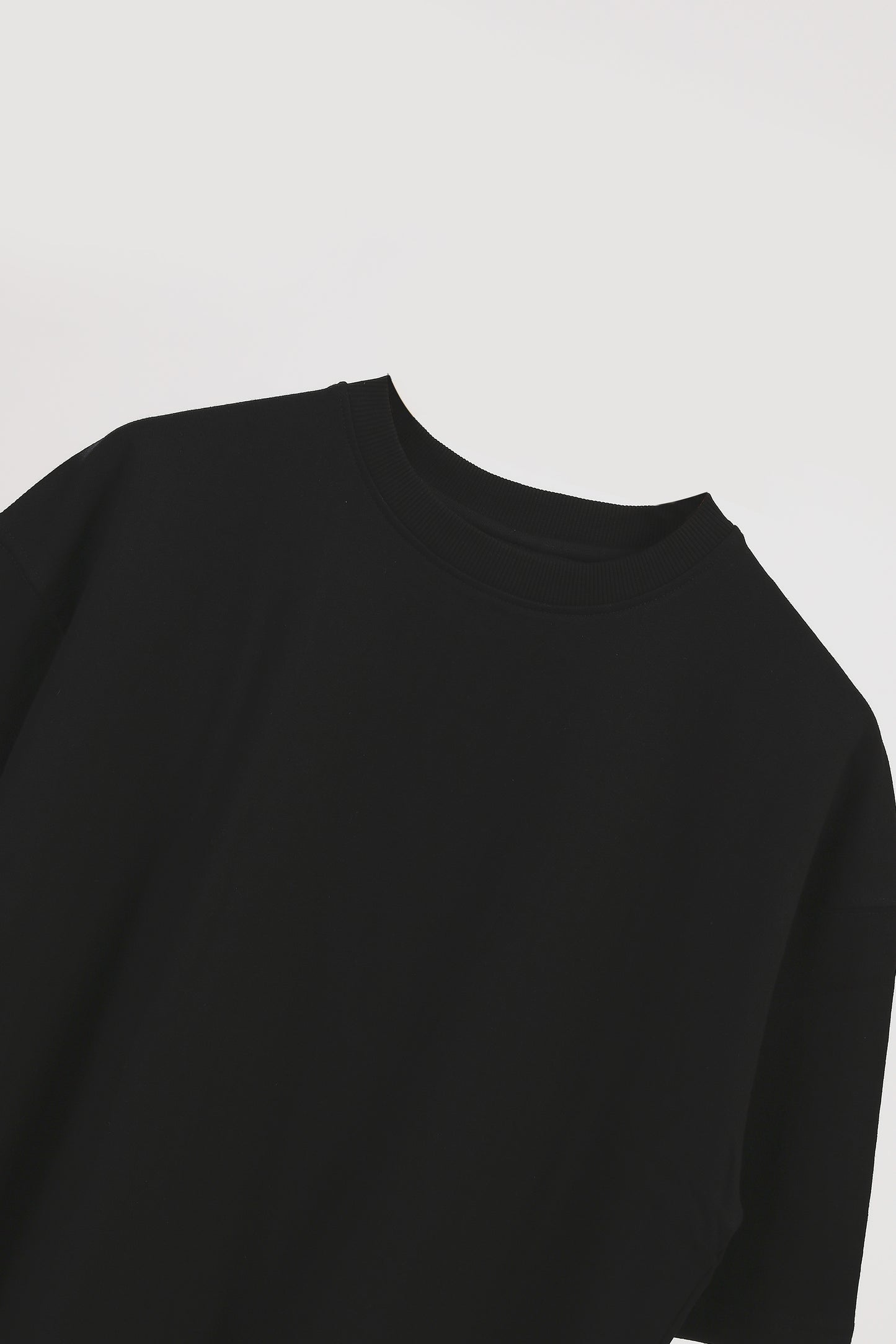 BLACK BASIC T-SHIRT