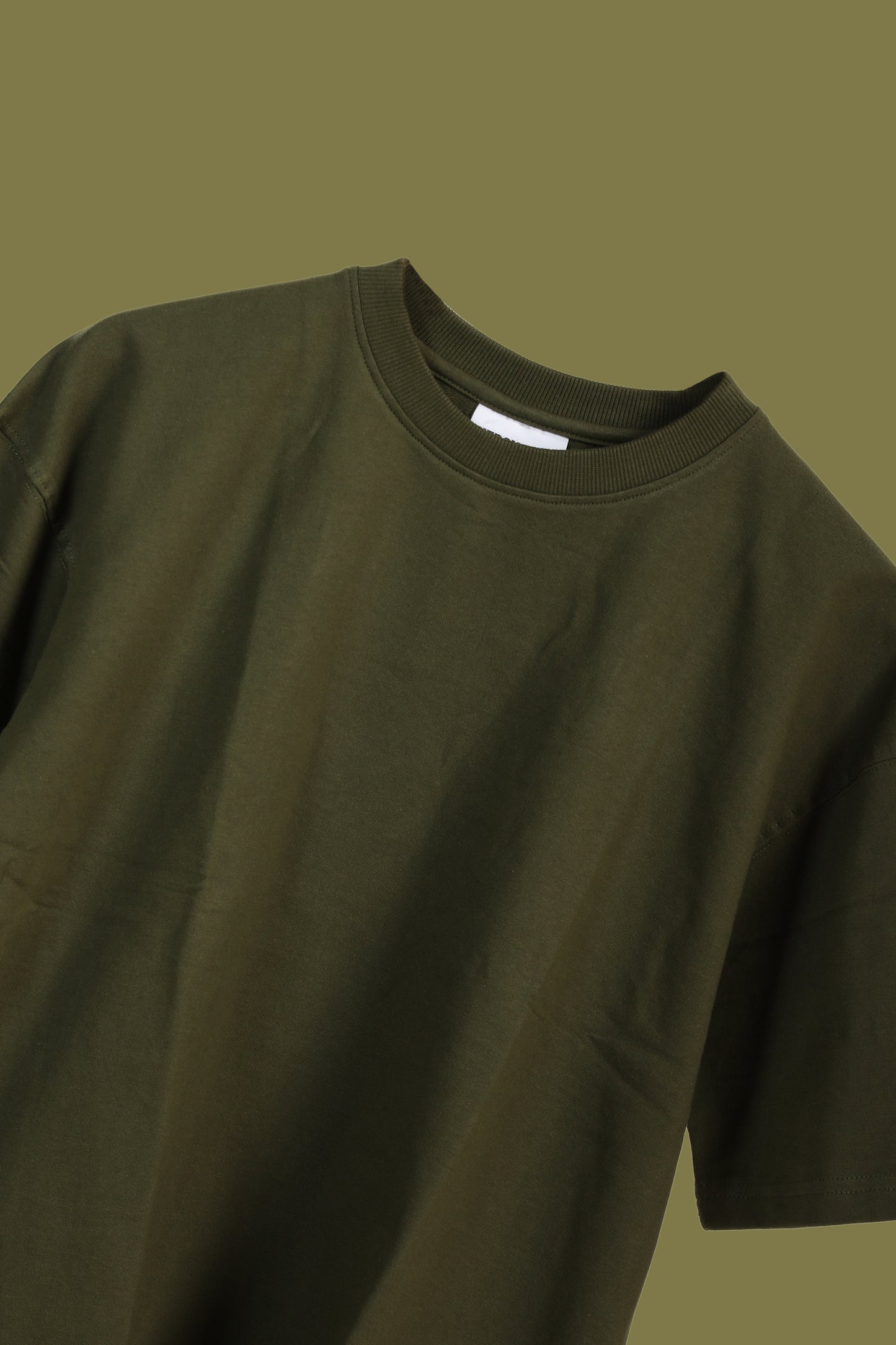 OLIVE GREEN BASIC T-SHIRT