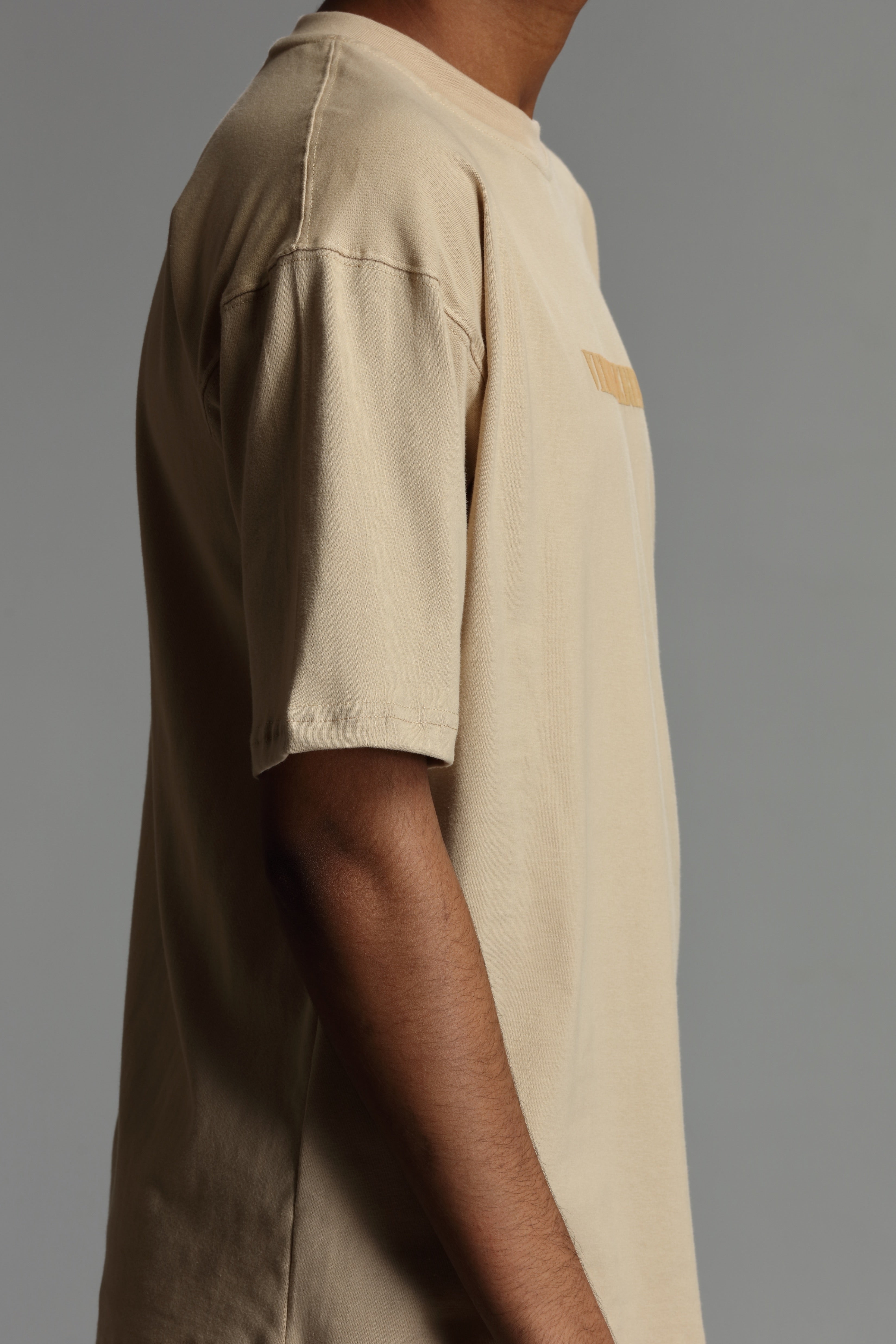 BASIC T-SHIRT